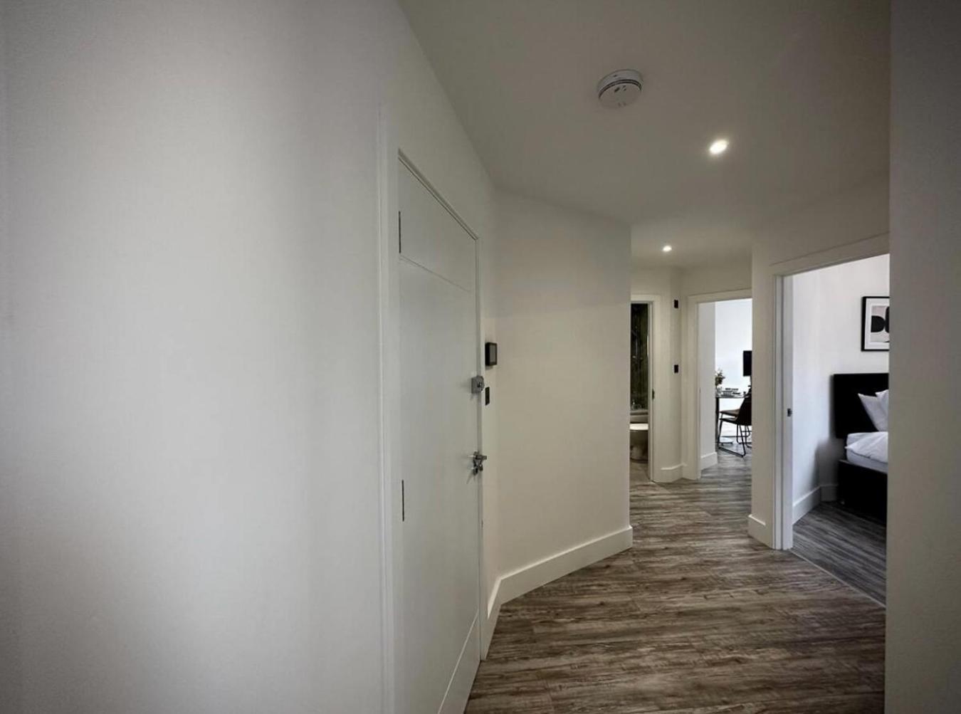 Apartment Escape In Town Centre - Free Parking *