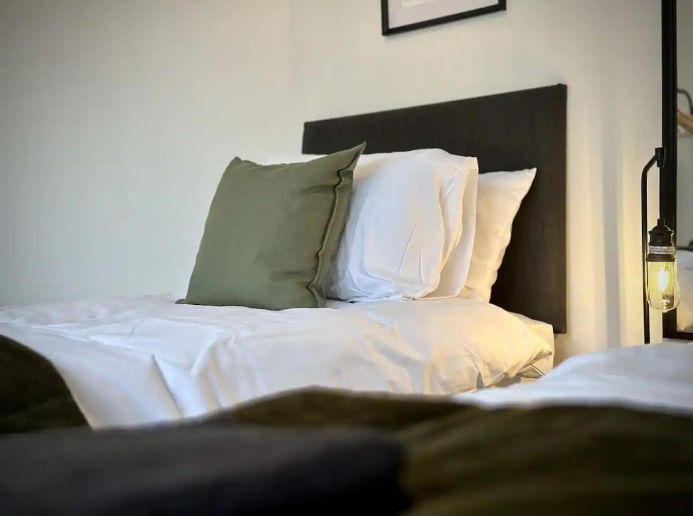 Escape In Town Centre - Free Parking Apartment
